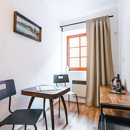 U Namesti - At The Town Square Pensjonat 4*