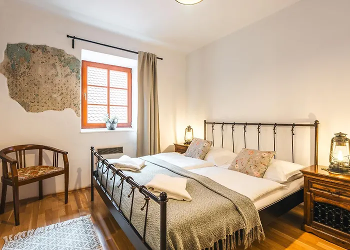 게스트하우스 U Namesti - At The Town Square