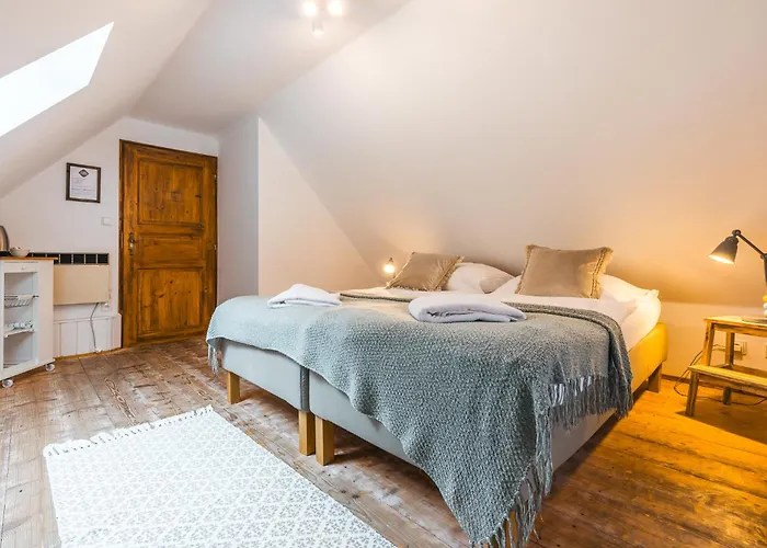 U Namesti - At The Town Square 체스키크룸로프